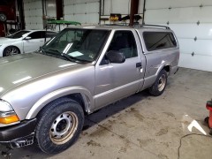 BUY CHEVROLET S-10 2003 REG CAB 118