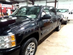 BUY CHEVROLET SILVERADO 1500 2009 4WD CREW CAB 143.5