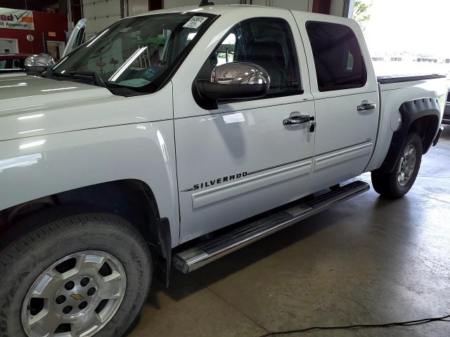 BUY CHEVROLET SILVERADO 1500 2012 4WD CREW CAB 143.5