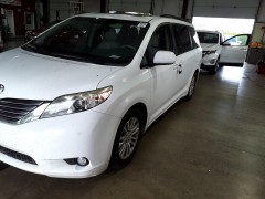 BUY TOYOTA SIENNA 2011, Fairway Auto Auction