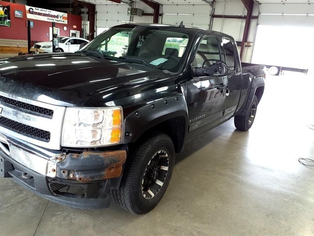BUY CHEVROLET SILVERADO 1500 2009 4WD EXT CAB 143.5